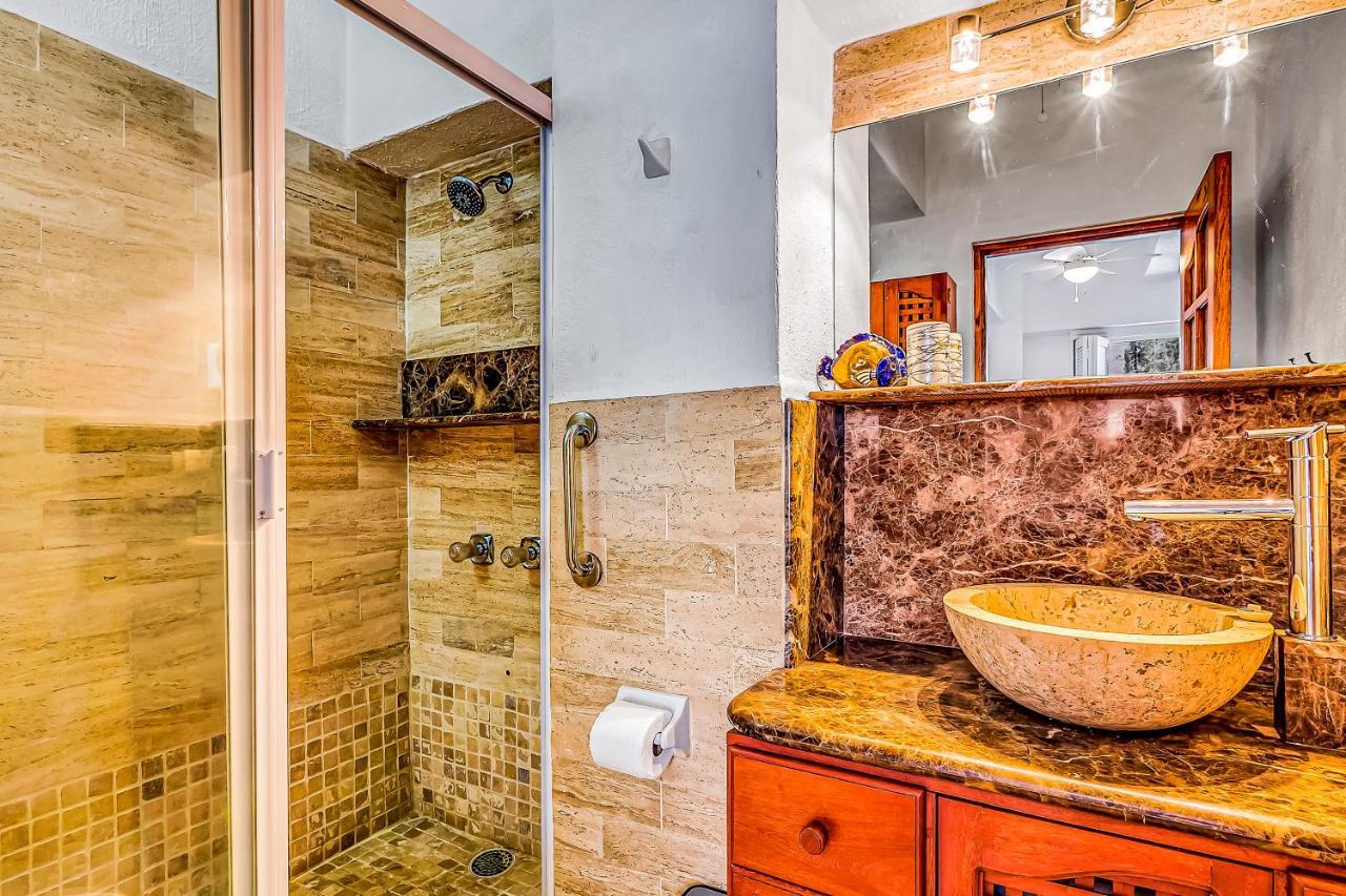 Malecon Beach Side Downtown Condo Puerto Vallarta Dış mekan fotoğraf